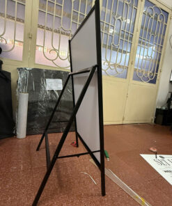 standee chữ a bằng sắt