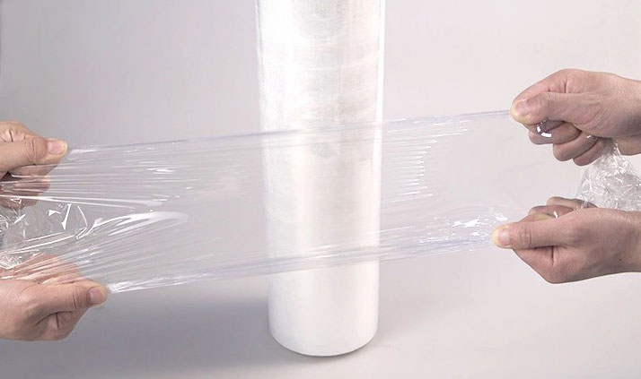 Màng bọc PE dẻo dai, co giãn tốt và bám dính cao.